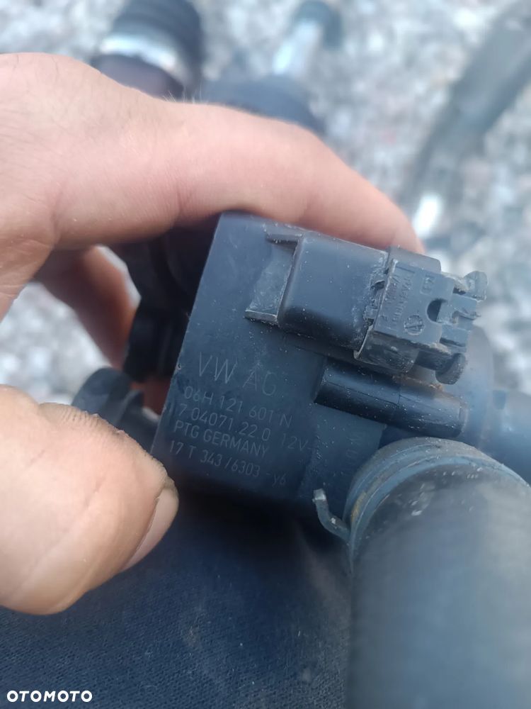 AUDI A5 8T A4 B9 8W 2.0TFSI PRZEWOD WAZ WODY CENTRALA WODNA 8W0121400B - 3