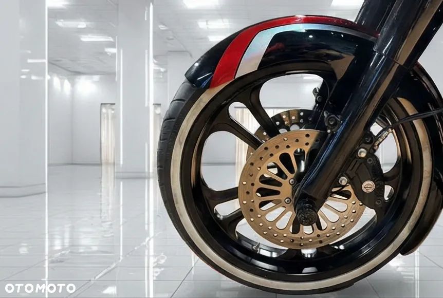 Harley-Davidson Touring Road Glide - 4