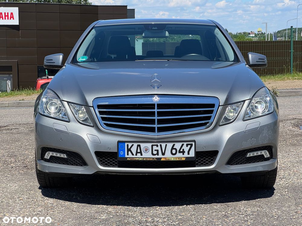 Mercedes-Benz Klasa E 250 CGI BlueEFFICIENCY Avantgarde - 16