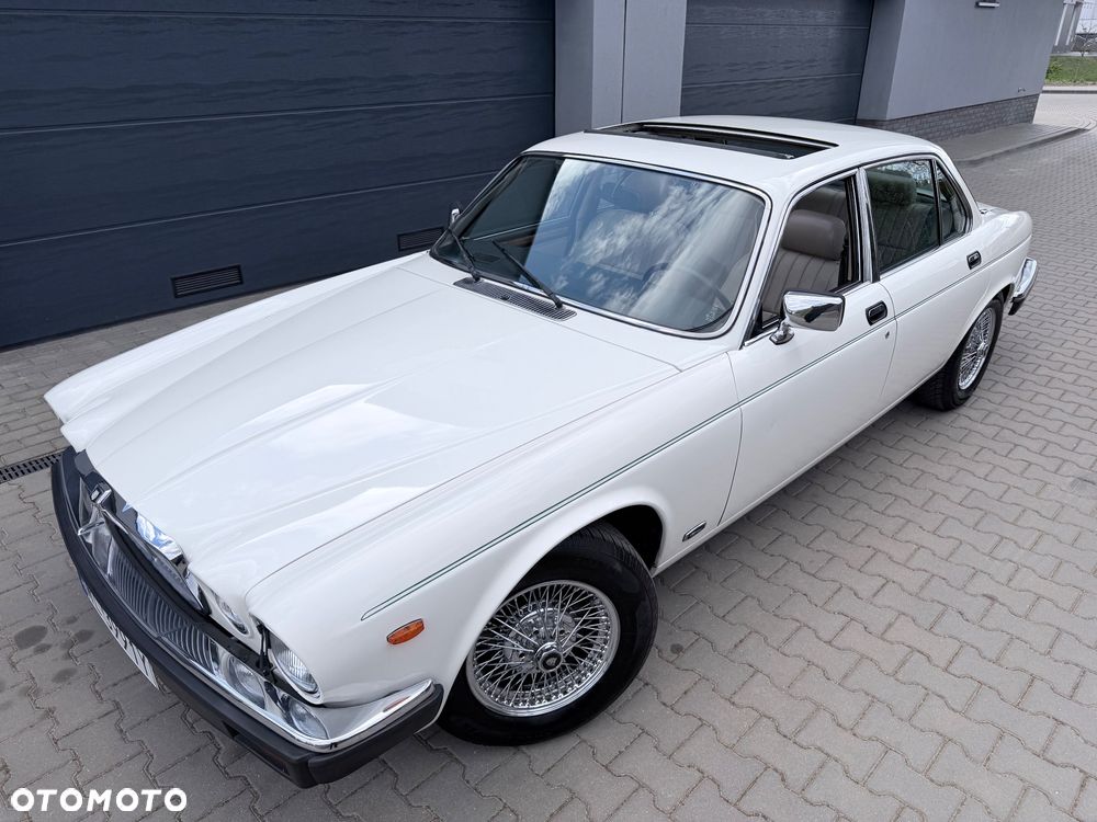 Jaguar XJ - 20