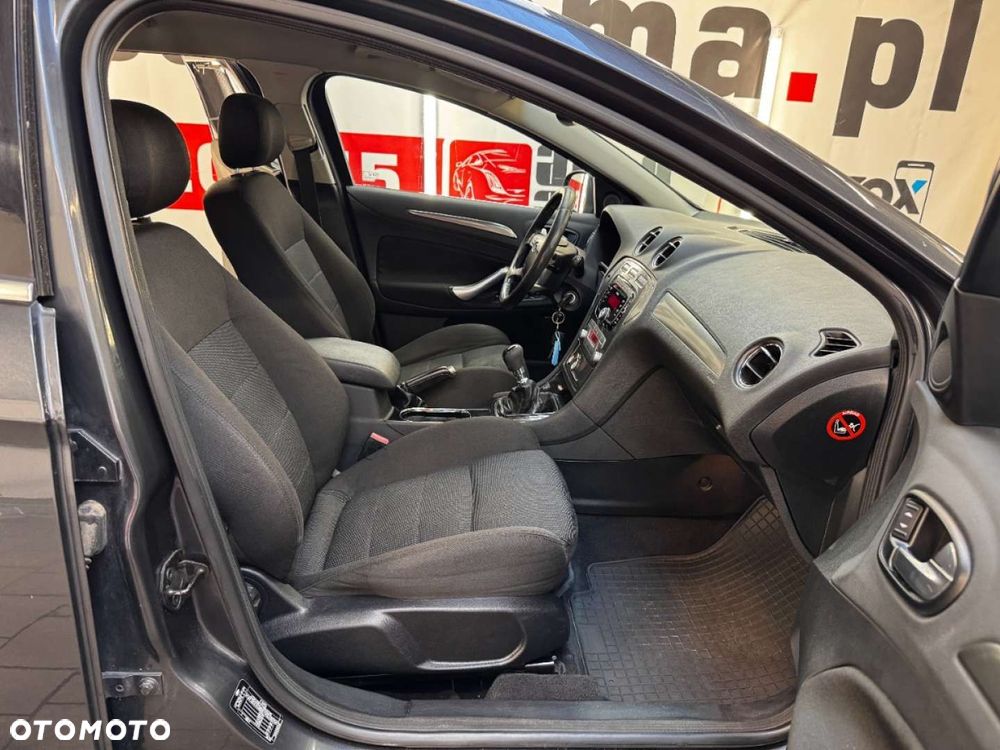 Ford Mondeo - 41