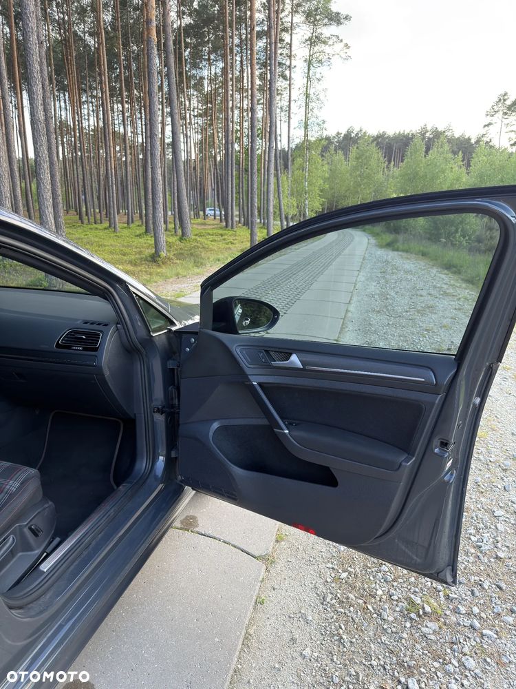Volkswagen Golf GTI (BlueMotion Technology) DSG Performance - 18
