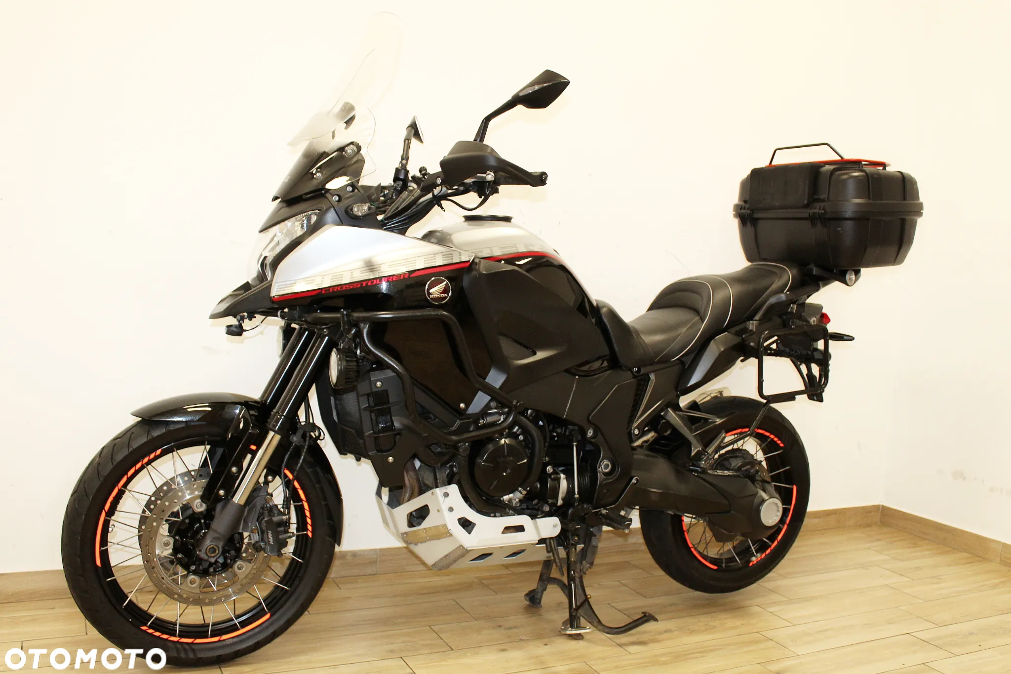 Honda VFR - 12