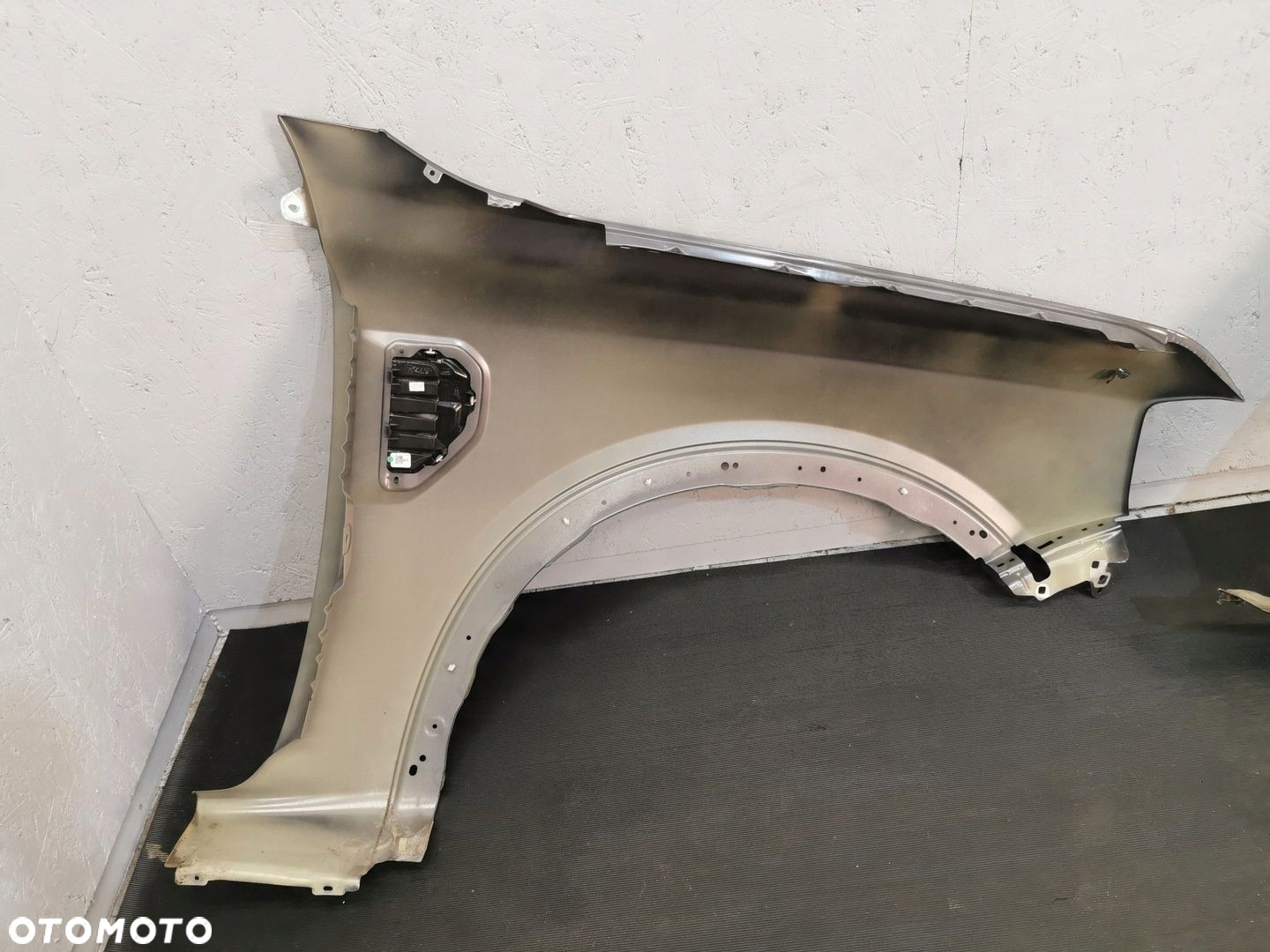 FORD RANGER 6 VI 22- BŁOTNIK PRZEDNI LEWY ORYGINALNY Carbonized Gray - 3