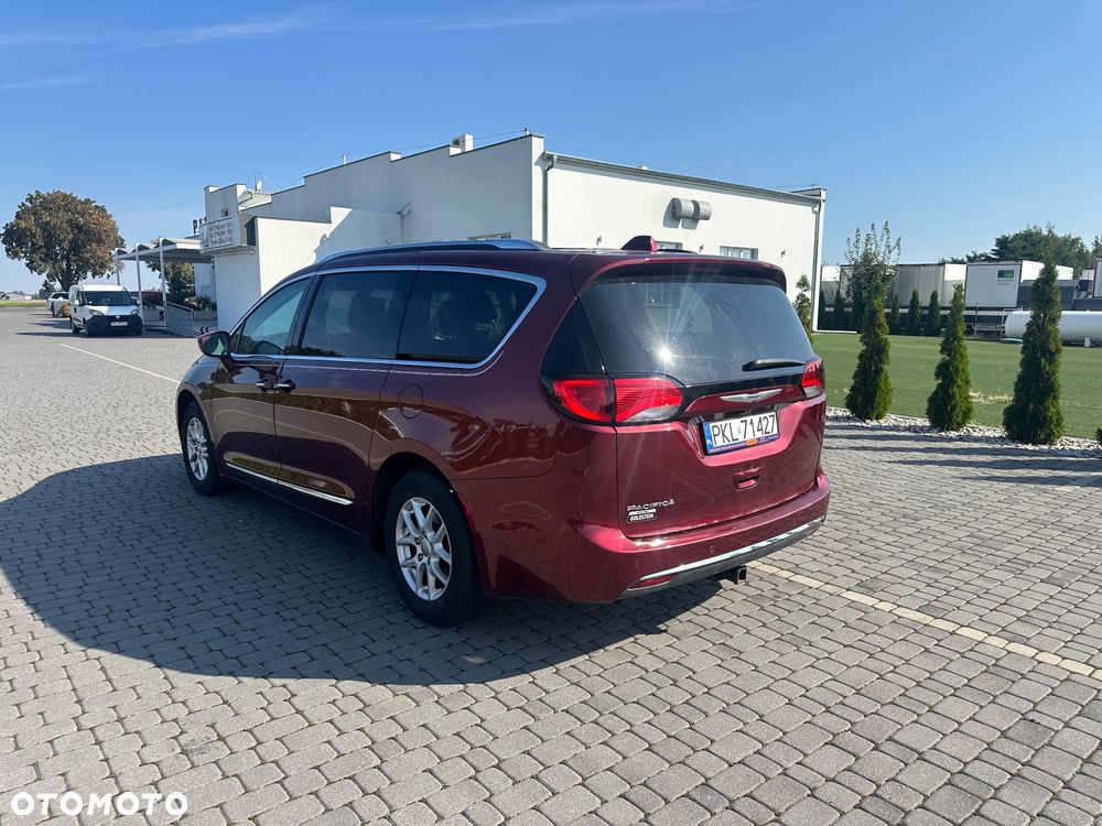 Chrysler Pacifica - 14