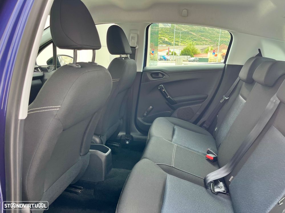 Peugeot 208 1.2 PureTech Access - 23