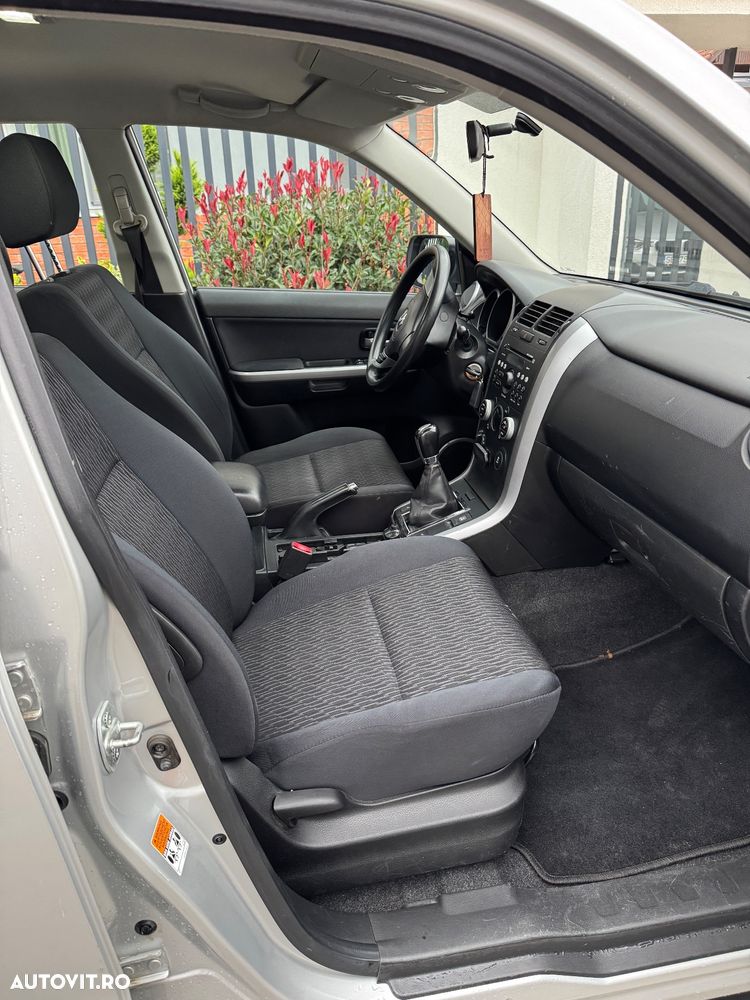Suzuki Grand Vitara 1.9 DDiS Comfort + DPF - 9