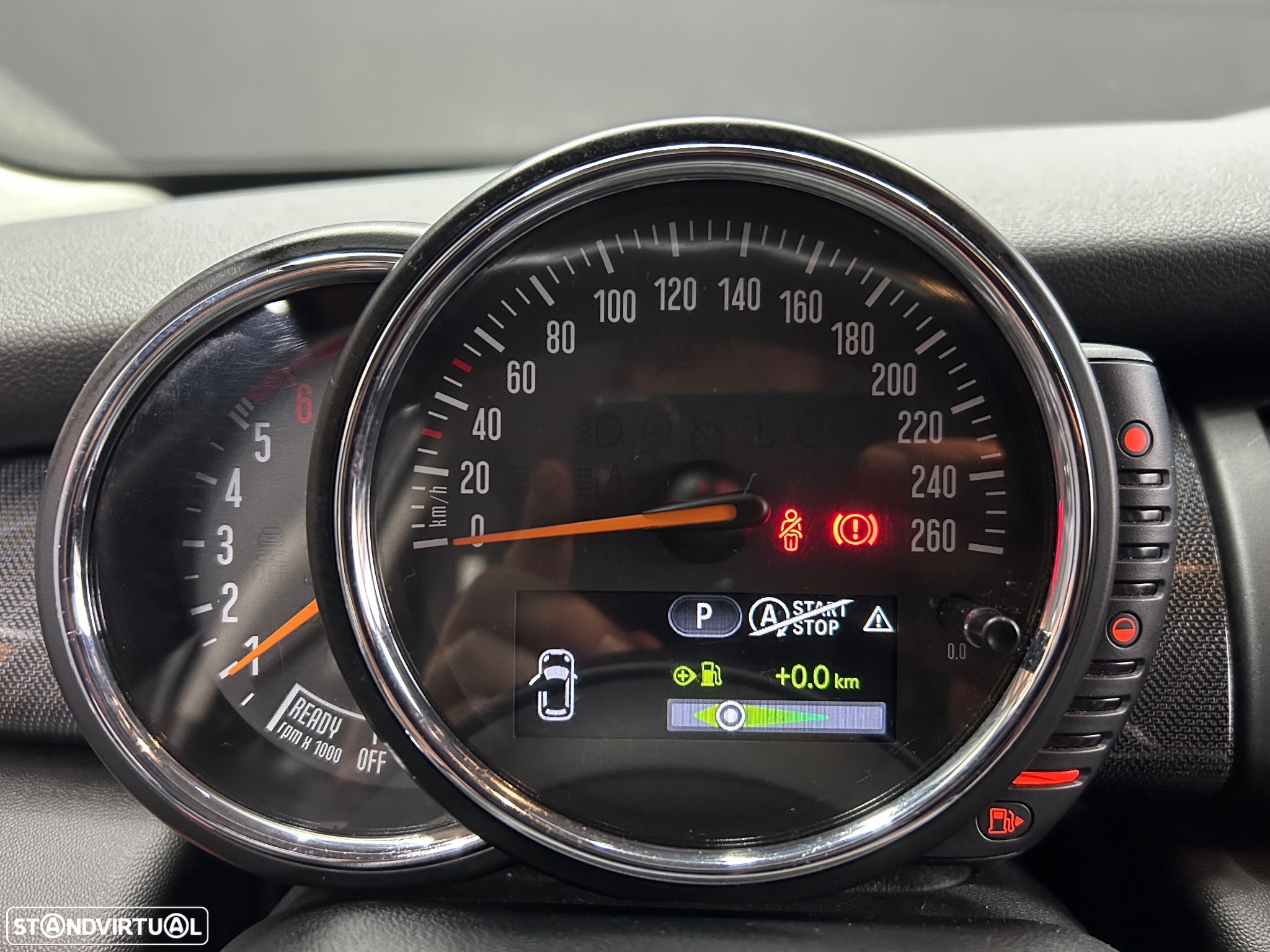 MINI 5 Portas Cooper D Auto - 56