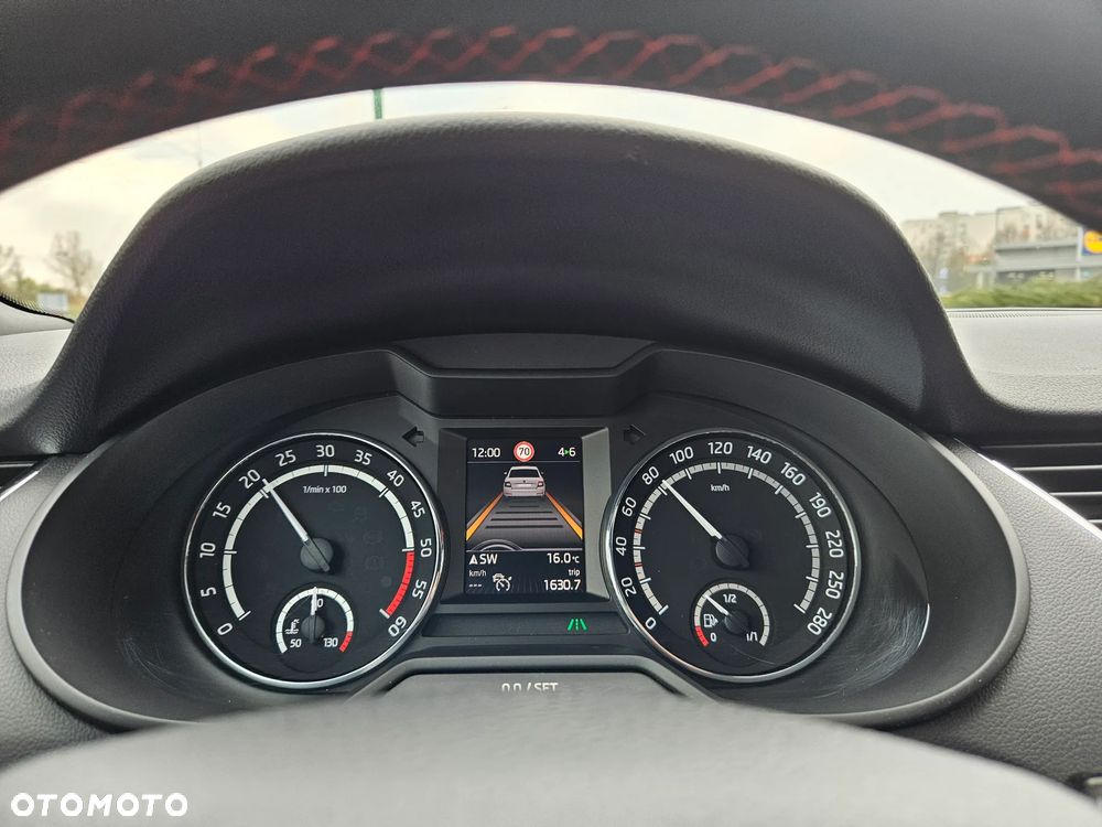 Skoda Octavia 2.0 TDI RS - 26