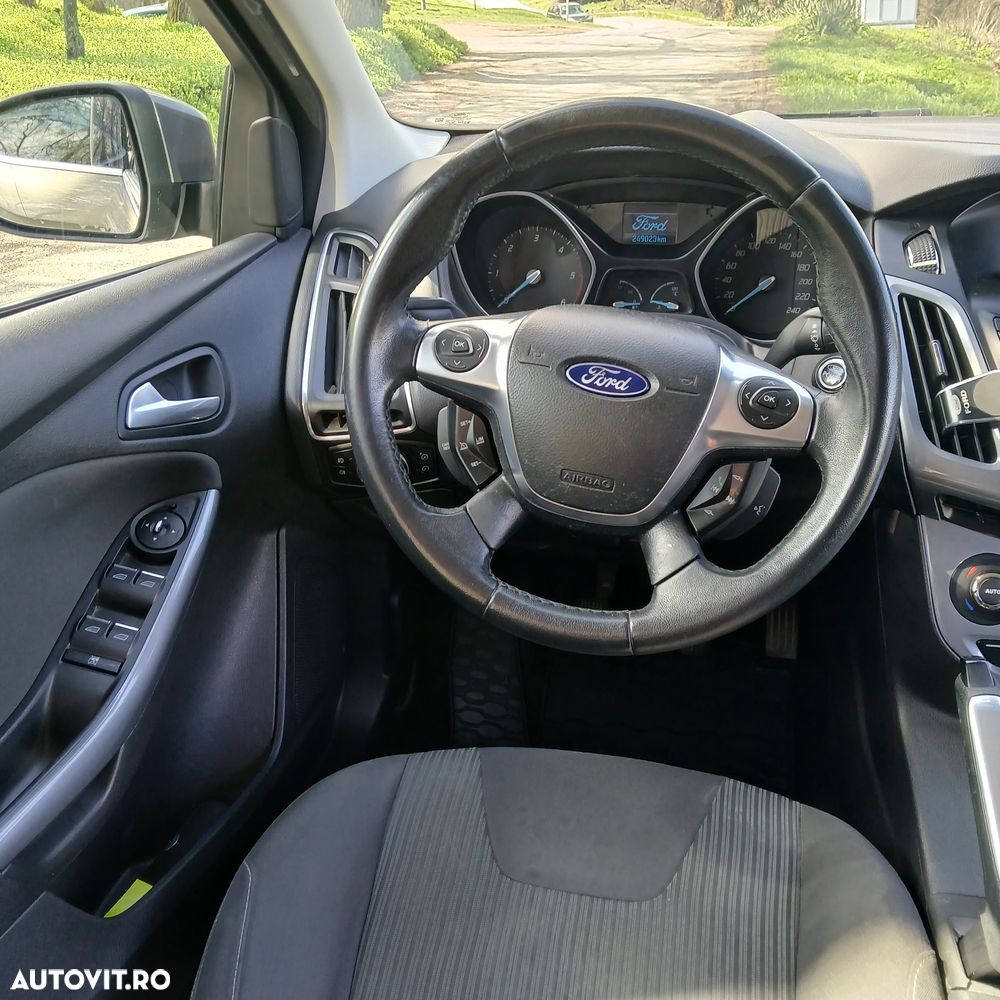 Ford Focus 1.6 TDCI DPF Titanium - 8