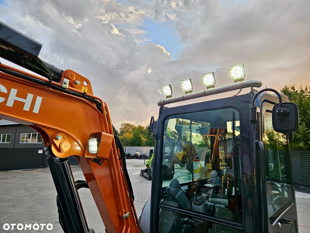 Hitachi DEMO , 229 godzin 2025 rok . ZX33U-6 ZX33 ZX33-6 ZX26 ZX 33 U - 6 | 2025 | DEMO Wersja | 229 mth | MINIKOPARKA - 19