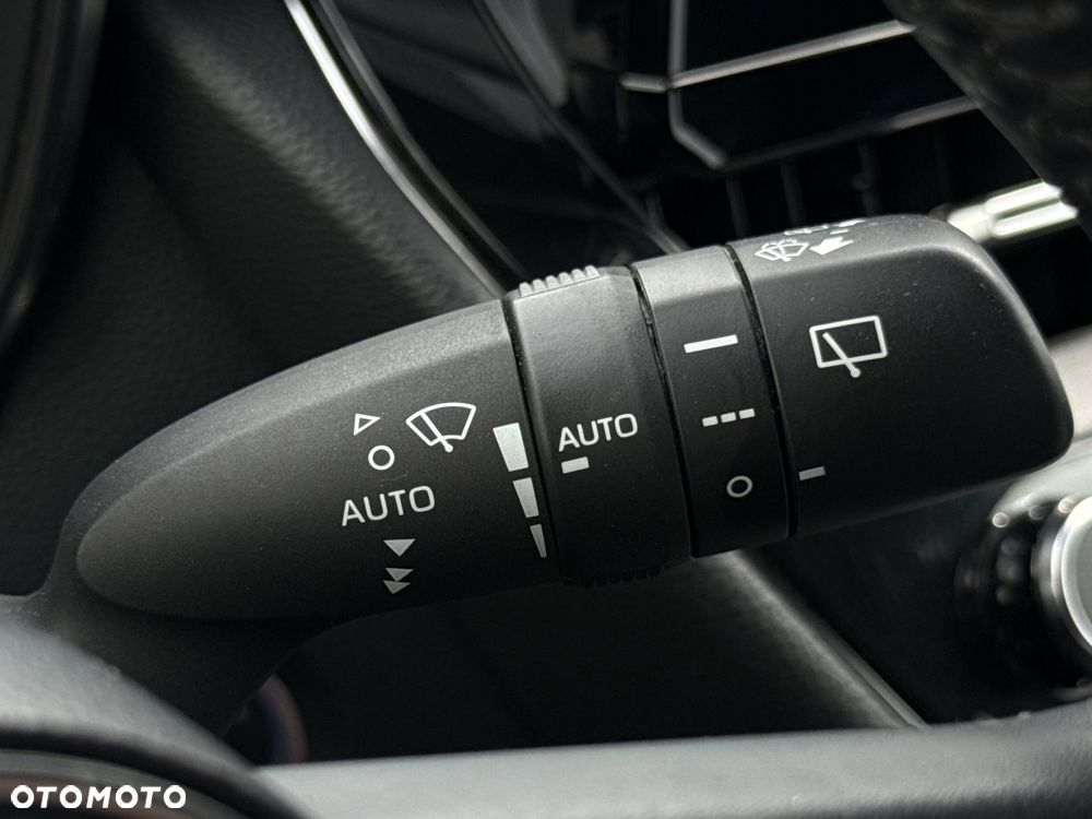 Toyota Corolla 1.8 Hybrid Comfort - 21