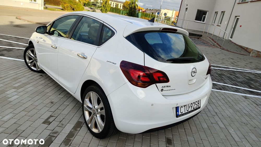 Opel Astra III 1.7 CDTI Cosmo - 4