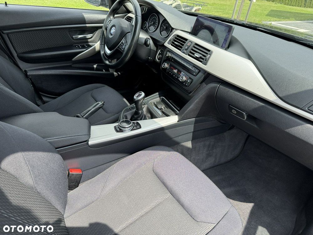 BMW Seria 3 318d Blue Performance Luxury Line - 25