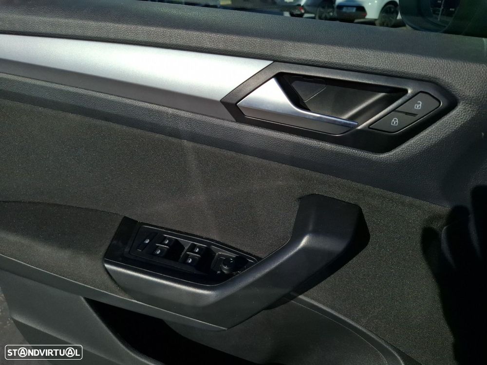 VW T-Roc 1.0 TSI Urban - 22