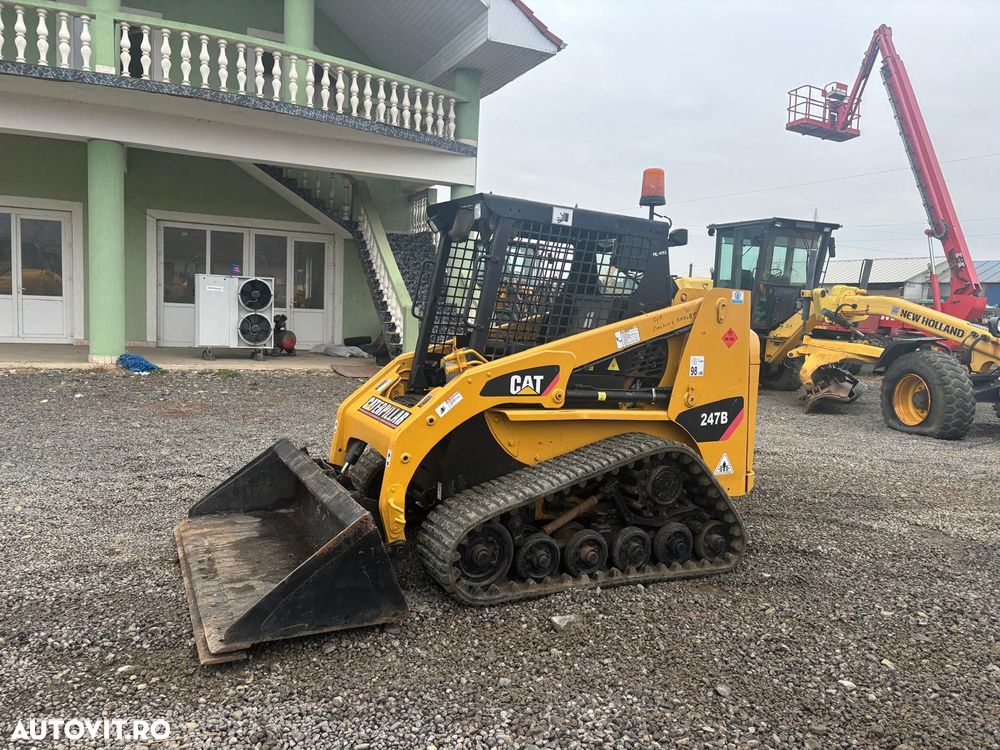 Caterpillar 247B - 3