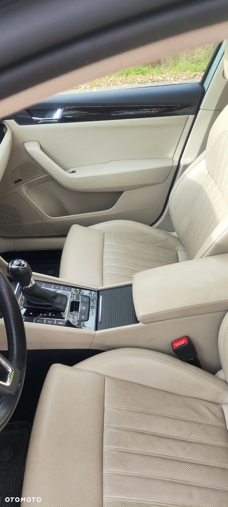 Skoda Superb 2.0 TDI L&K DSG - 22