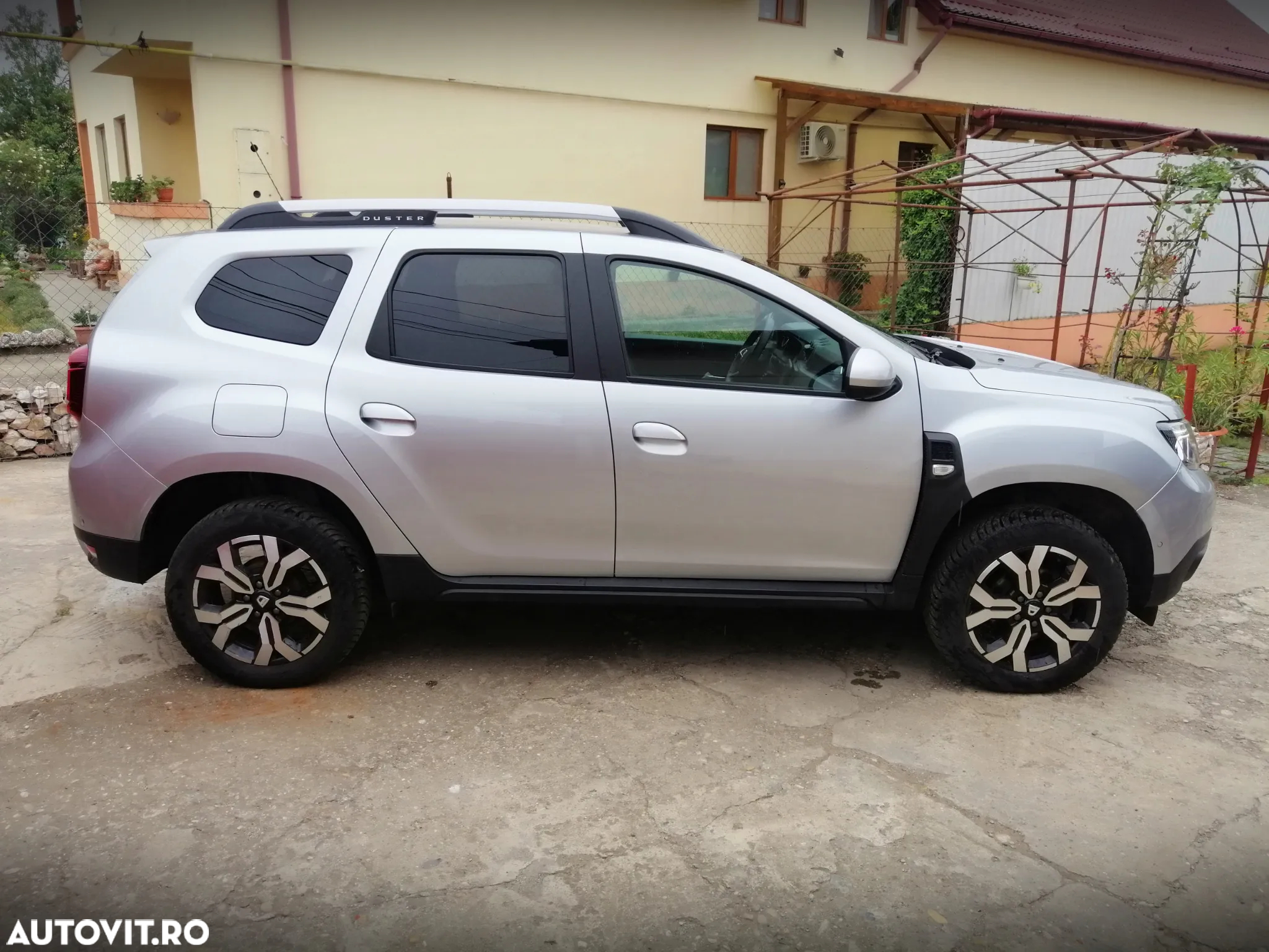 Dacia Duster ECO-G 100 Prestige - 8