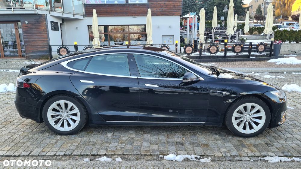 Tesla Model S - 13