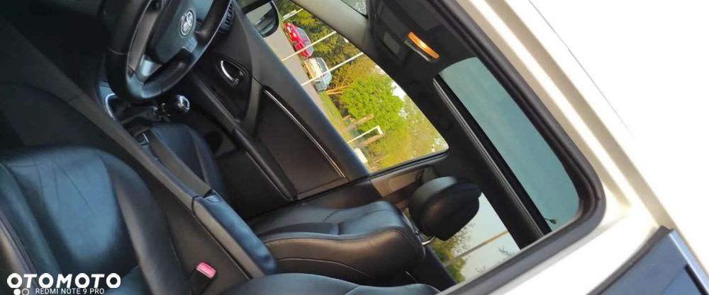 Toyota Avensis - 8