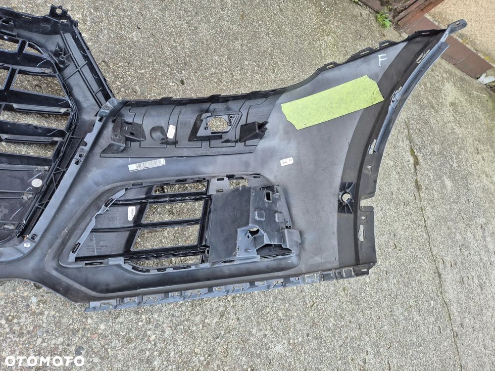Audi Q5 II S Line 17- zderzak przedni prawy grill kratka 80A - 8