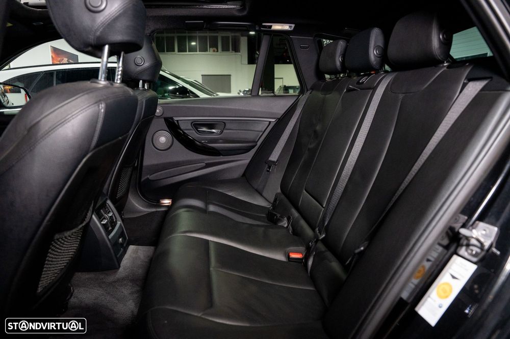 BMW 320 d Pack M - 23