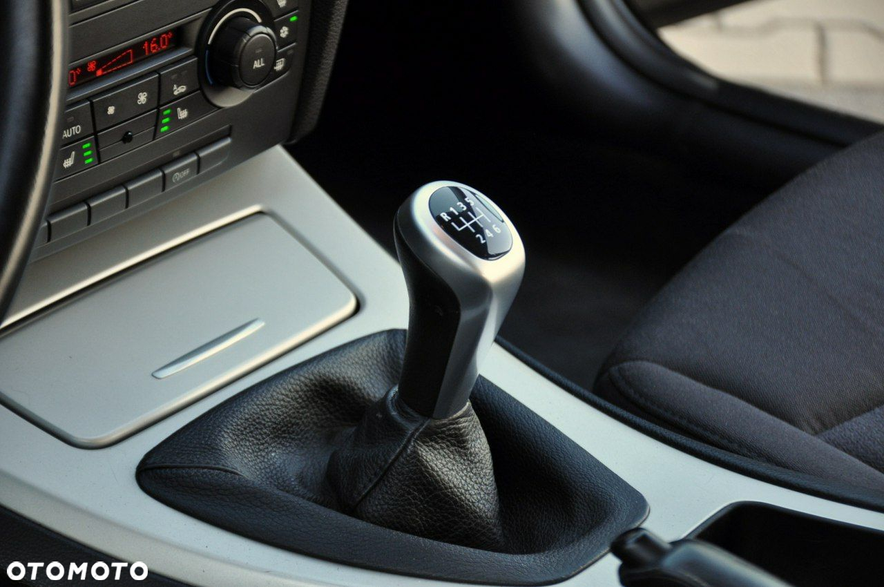 BMW Seria 3 - 33