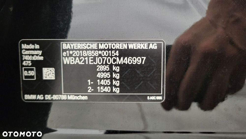 BMW Seria 7 - 34