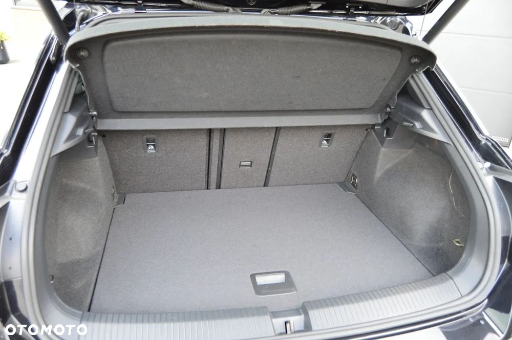 Volkswagen T-Roc - 16