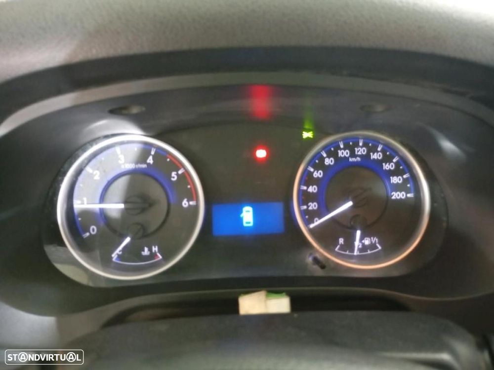 Toyota Hilux 2.4 D-4D 4WD CD c/iva - 4