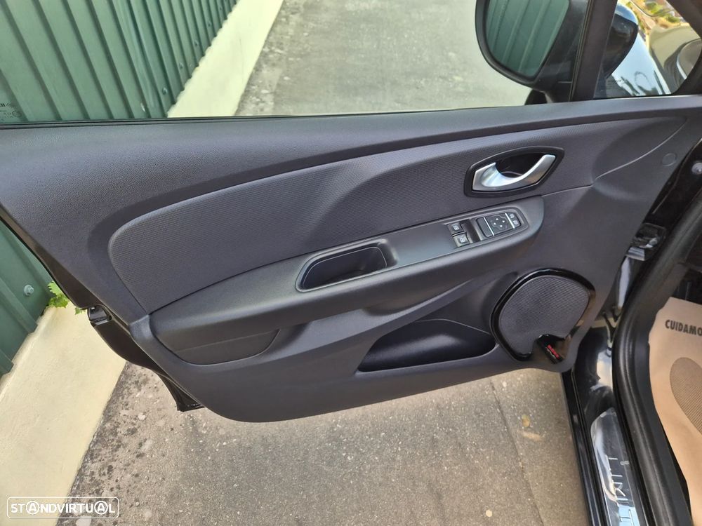 Renault Clio Sport Tourer 0.9 TCe Limited - 17