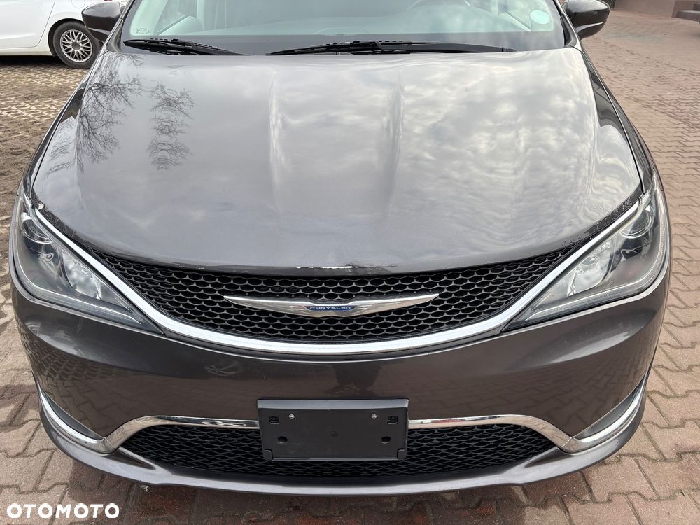 Chrysler Pacifica - 4