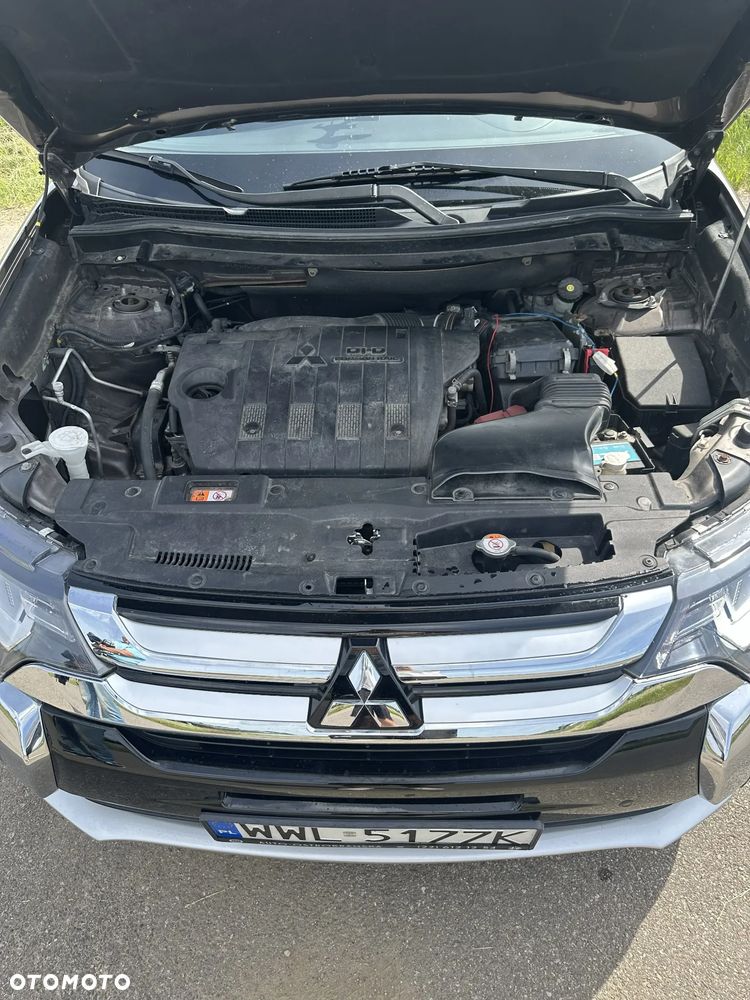 Mitsubishi Outlander 2.2 DID Instyle Navi 4WD - 16