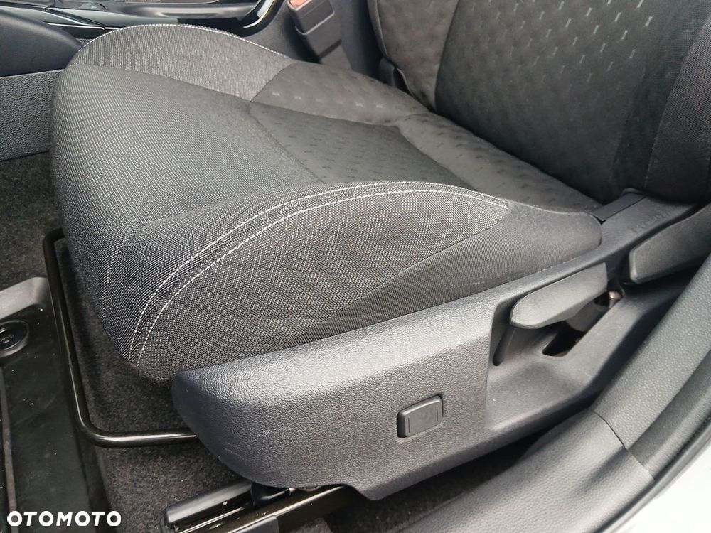 Toyota Corolla 2.0 Hybrid Comfort - 38