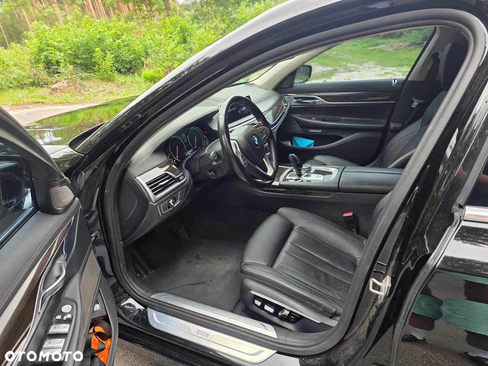 BMW Seria 7 740Li - 18
