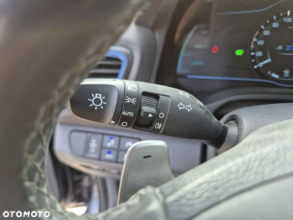 Hyundai IONIQ - 29
