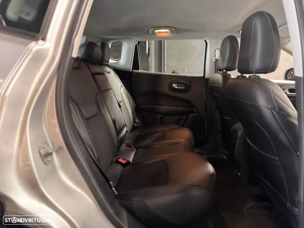 Jeep Compass 1.3 T Longitude - 26