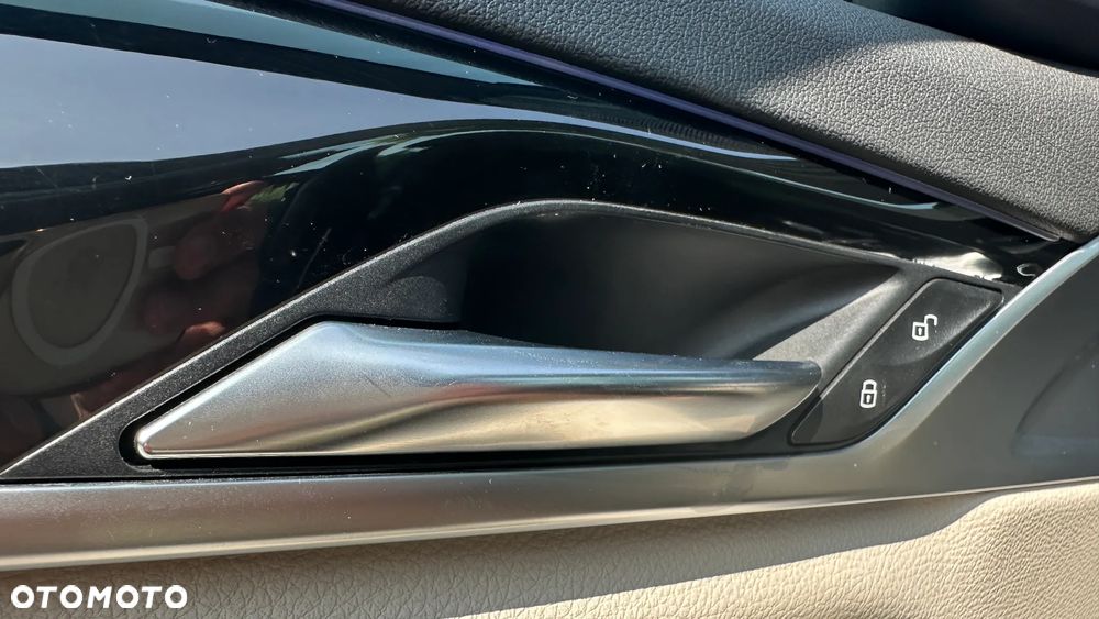 BMW Seria 5 520d M Sport - 34