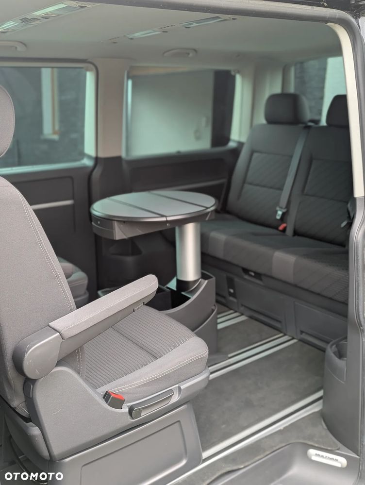 Volkswagen Multivan - 10
