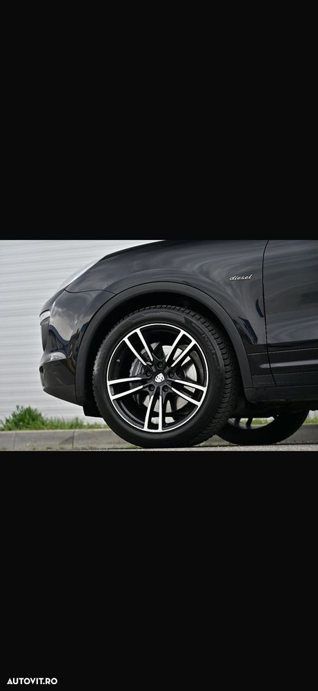 Porsche Cayenne 3.0 L - 12