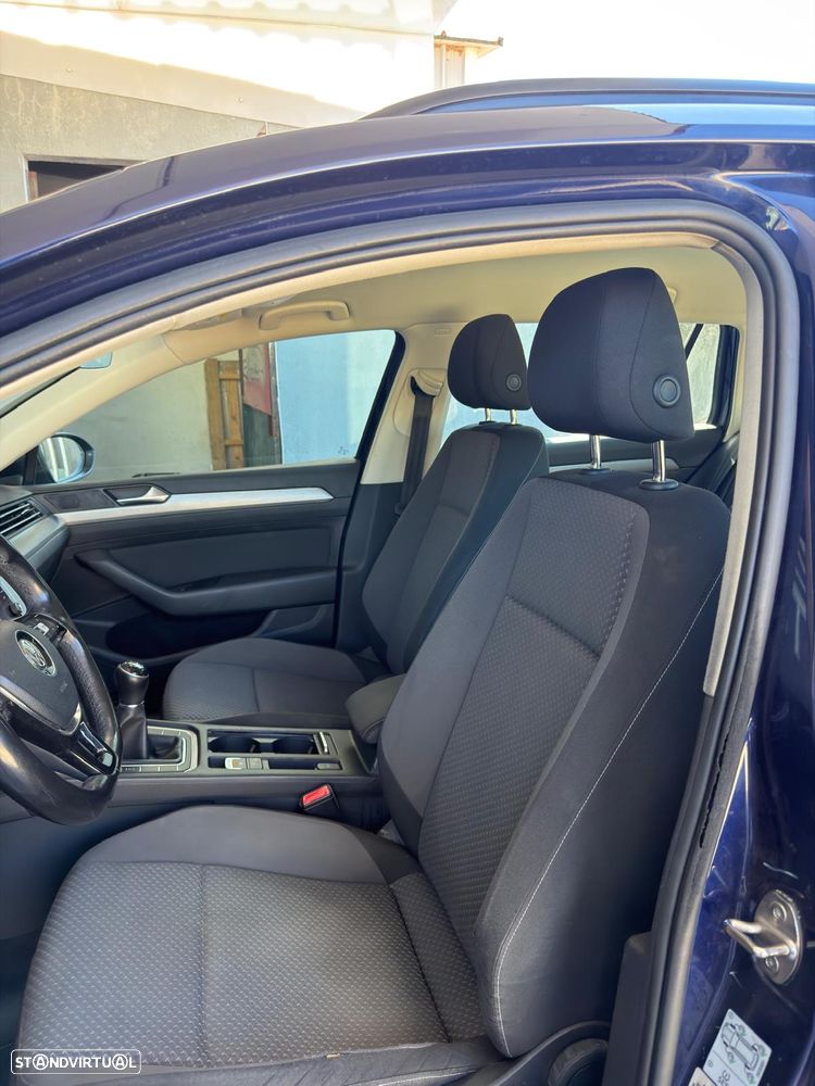 VW Passat Variant - 17