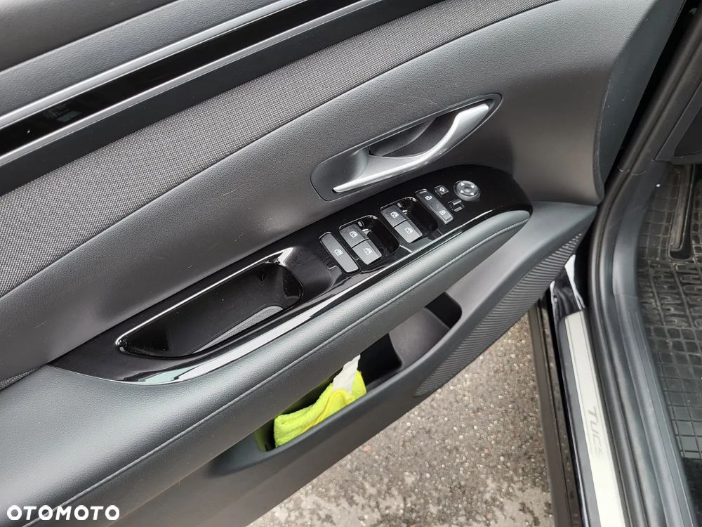 Hyundai Tucson 1.6 T-GDi HEV Platinum 2WD - 17