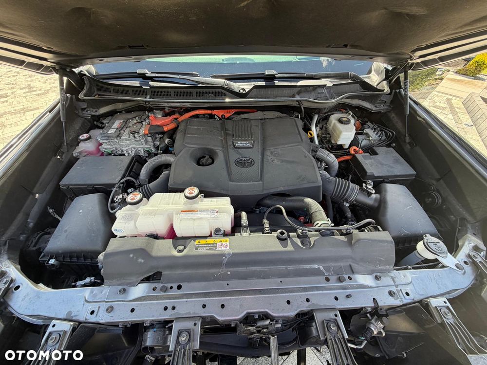 Toyota Sequoia - 10