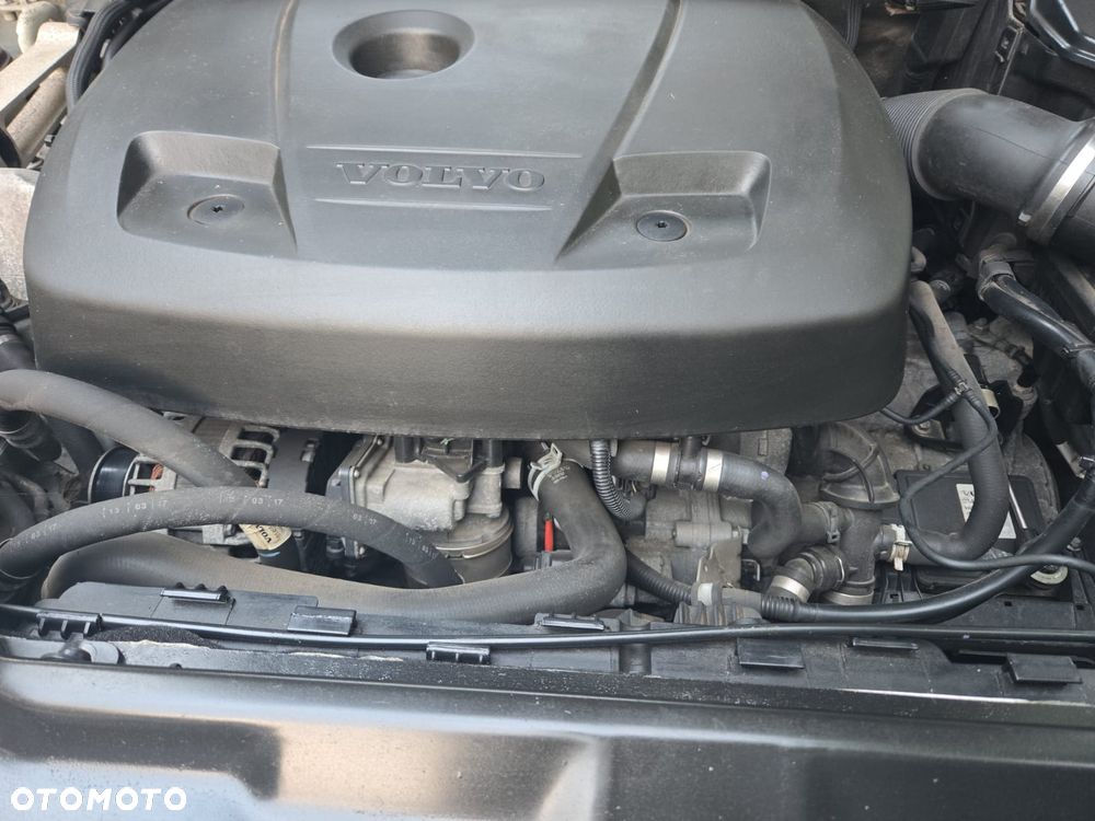 Volvo XC 60 T5 AWD Geartronic Momentum - 3
