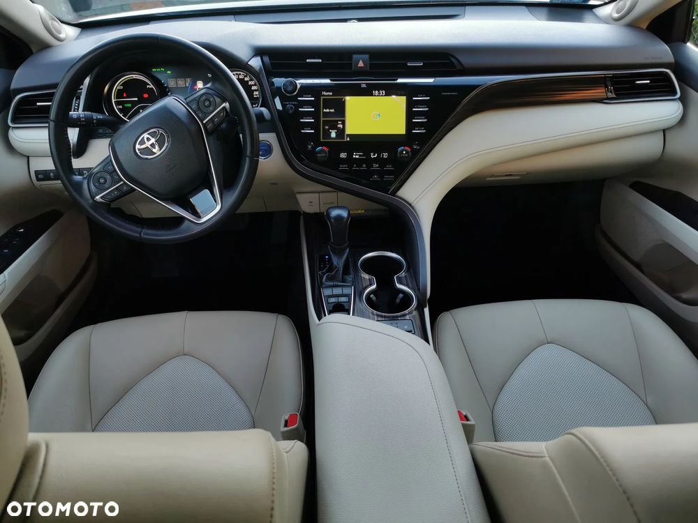 Toyota Camry - 8
