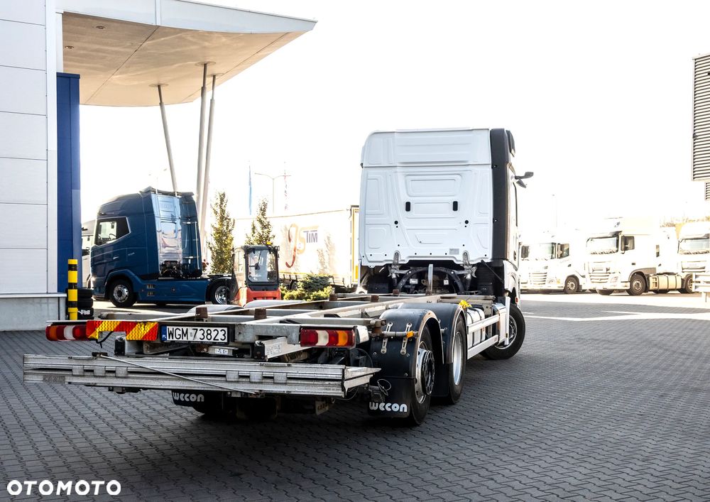 Mercedes-Benz ACTROS 2545 6X2 - 8