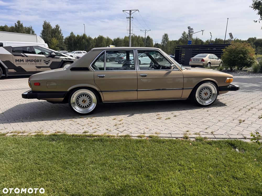 BMW Seria 5 528 i - 6