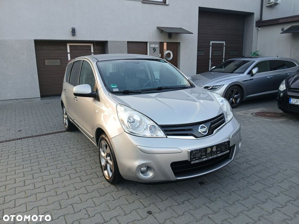 Nissan Note 2011 photo 2