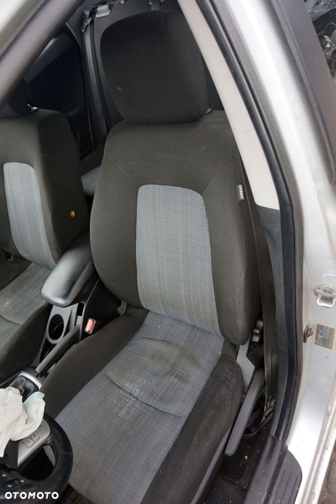 KIA CEED I LIFT 5D HB 2010 9S 1.6 CRDI D4FB 90KM WAJ6H SREBRNY na części - 10