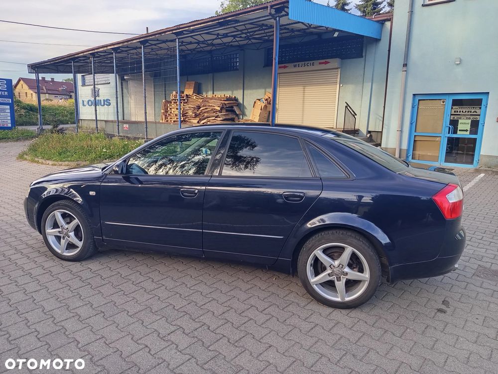 Audi A4 Limousine - 3